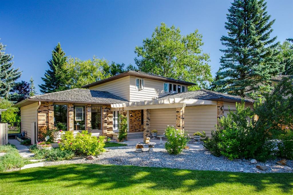 16 Silvergrove Place NW, Calgary, AB, T3B 4R3 A1027736 The Penley