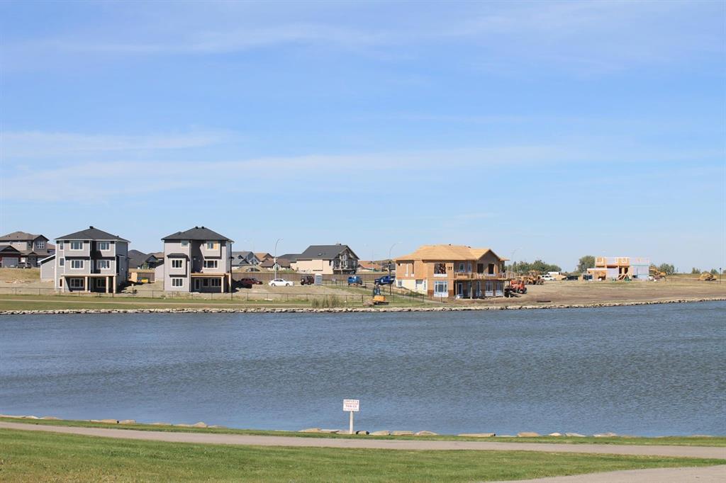 47 Lakes Estates Circle, Strathmore, AB, T1P 0B6 A1029363 Heart