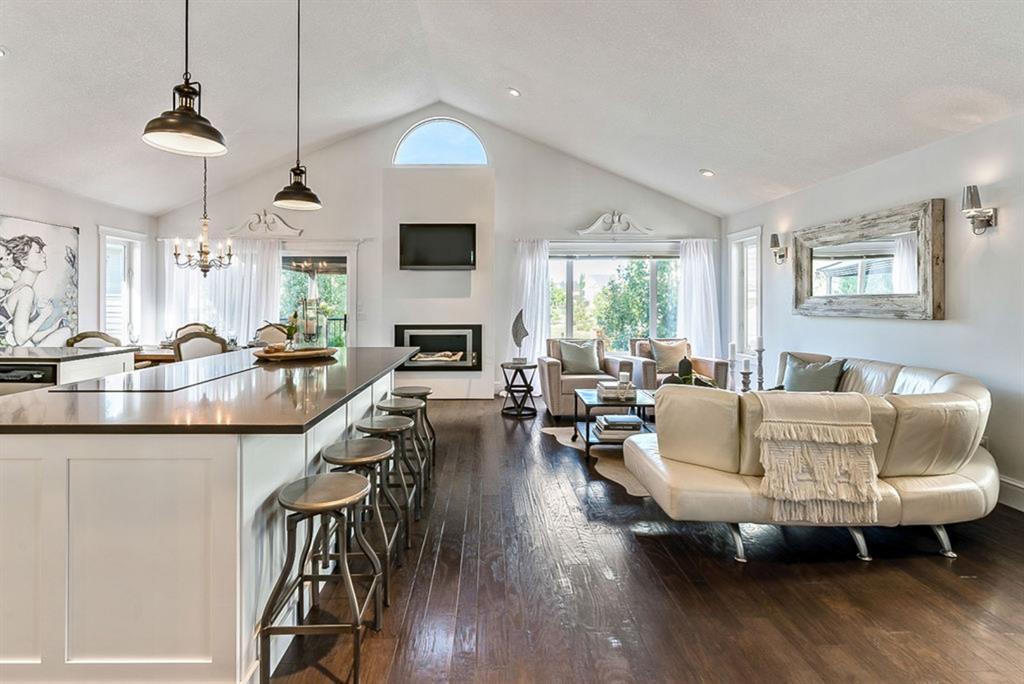 13 Sandstone Ridge Crescent, Okotoks, AB, T1S 1P8 A1029861 Andrea