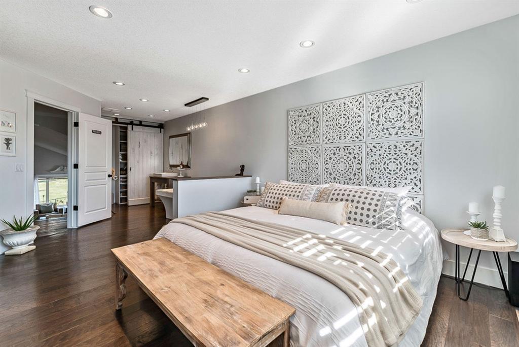 13 Sandstone Ridge Crescent, Okotoks, AB, T1S 1P8 A1029861 Andrea