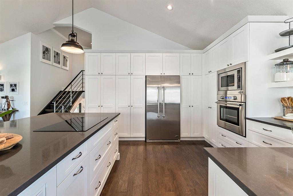 13 Sandstone Ridge Crescent, Okotoks, AB, T1S 1P8 A1029861 Andrea