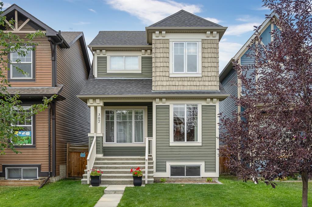 307 New Brighton Landing SE, Calgary, AB, T2Z 0S5 A1032067 Tudor