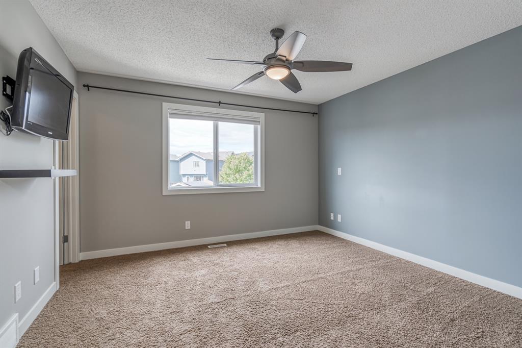 307 New Brighton Landing SE, Calgary, AB, T2Z 0S5 A1032067 Tudor