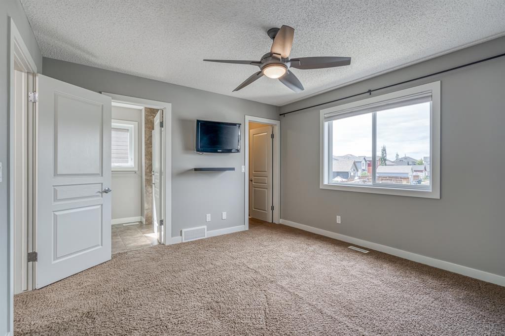 307 New Brighton Landing SE, Calgary, AB, T2Z 0S5 A1032067 Tudor