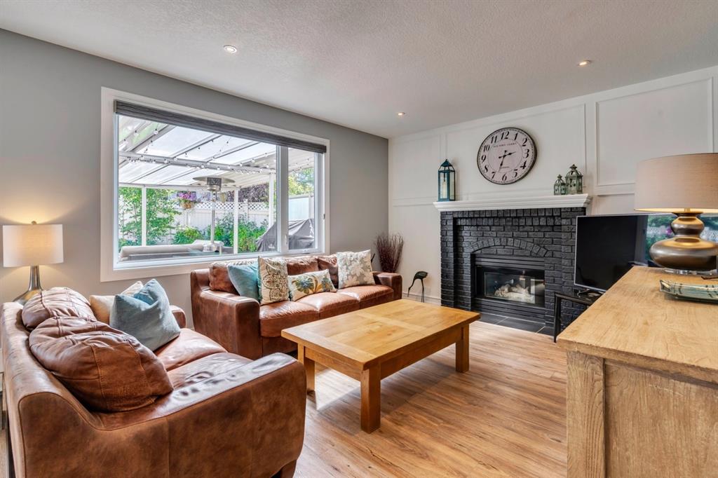 513 Diamond Bay SE, Calgary, AB, T2J 7B5 A1032605 Josh Hamilton Group