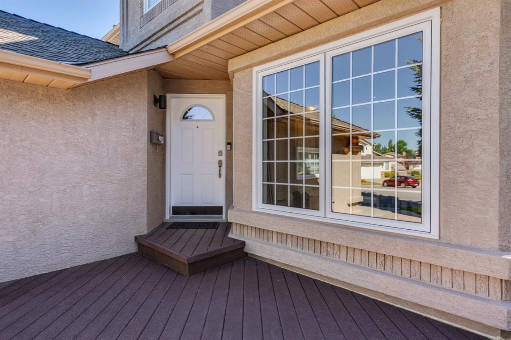 513 Diamond Bay SE, Calgary, AB, T2J 7B5 A1032605 Josh Hamilton Group