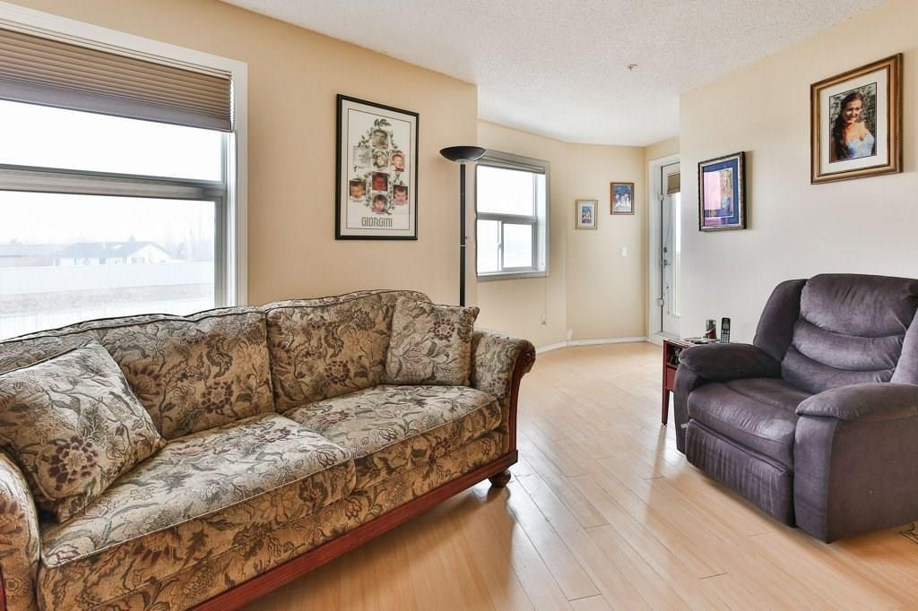 2221 700 Willowbrook Road NW, Airdrie, AB, T4B 0L5 A1033546 Mari Carr Real Estate