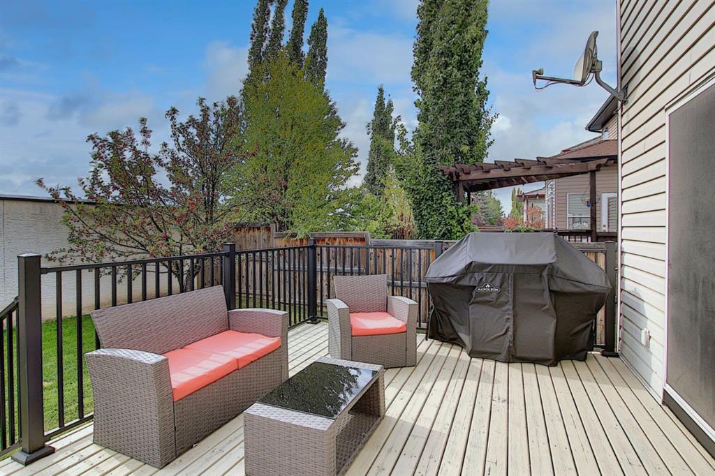 345 Wentworth Place SW, Calgary, AB, T3H 4L5 A1035252 DANNY GREENE