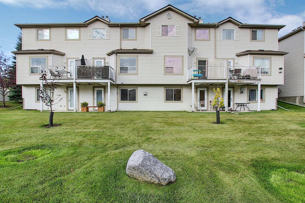 136 Douglas Glen Park SE, Calgary, AB, T2Z 3Z3 A1036137 Sarah Johnston