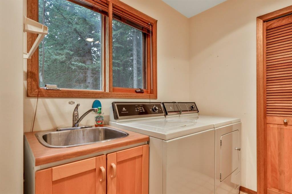 1 Des Arcs Road N, Lac Des Arcs, AB, T1W 2W3 A1038111 Ingrid & Landon