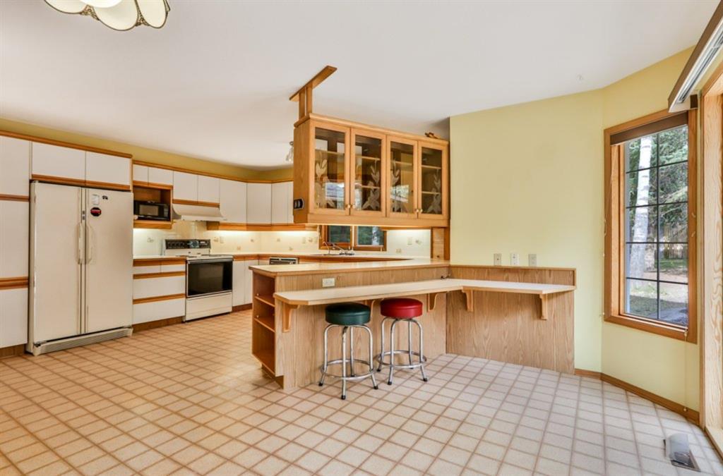 1 Des Arcs Road N, Lac Des Arcs, AB, T1W 2W3 A1038111 Ingrid & Landon