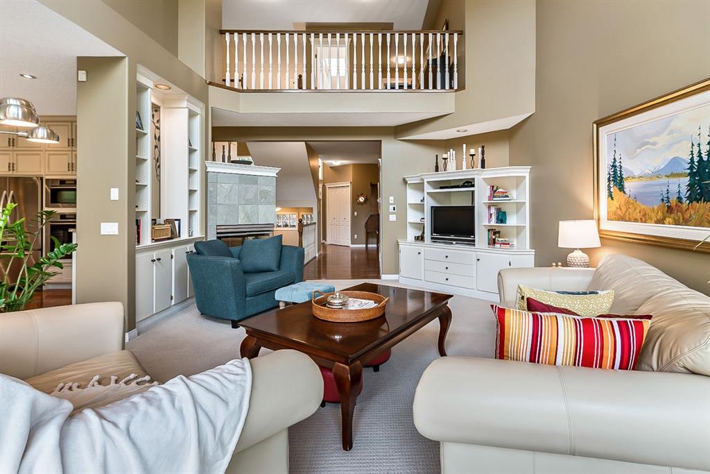 1556 Evergreen Hill SW, Calgary, AB, T2Y 2R7 A1040970 Smith