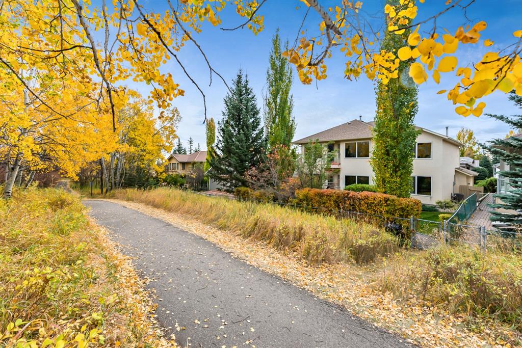 1556 Evergreen Hill SW, Calgary, AB, T2Y 2R7 A1040970 Smith