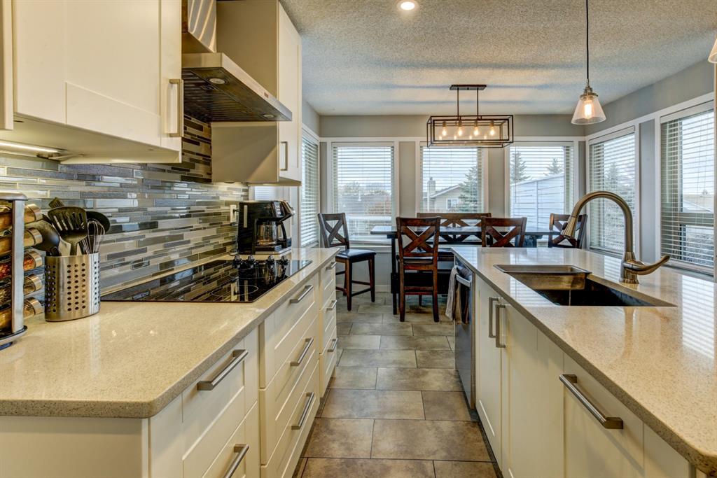 1543 Meadowbrook Drive SE, Airdrie, AB, T4A 2B2 A1043834 Mari Carr