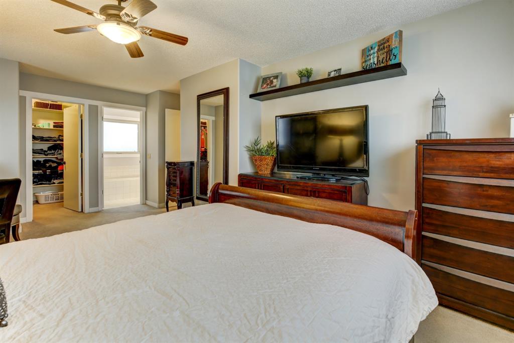 1543 Meadowbrook Drive SE, Airdrie, AB, T4A 2B2 A1043834 Mari Carr