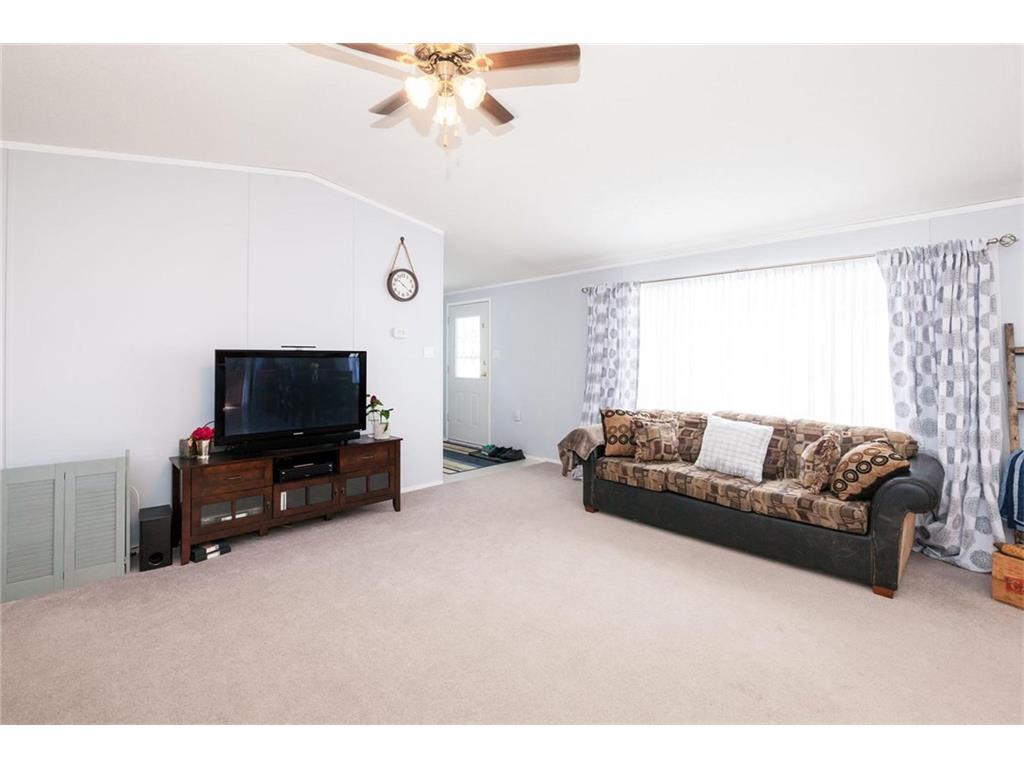 98 1190 15 Avenue, Didsbury, AB, T0M 0W0 A1045347 Mari Carr Real