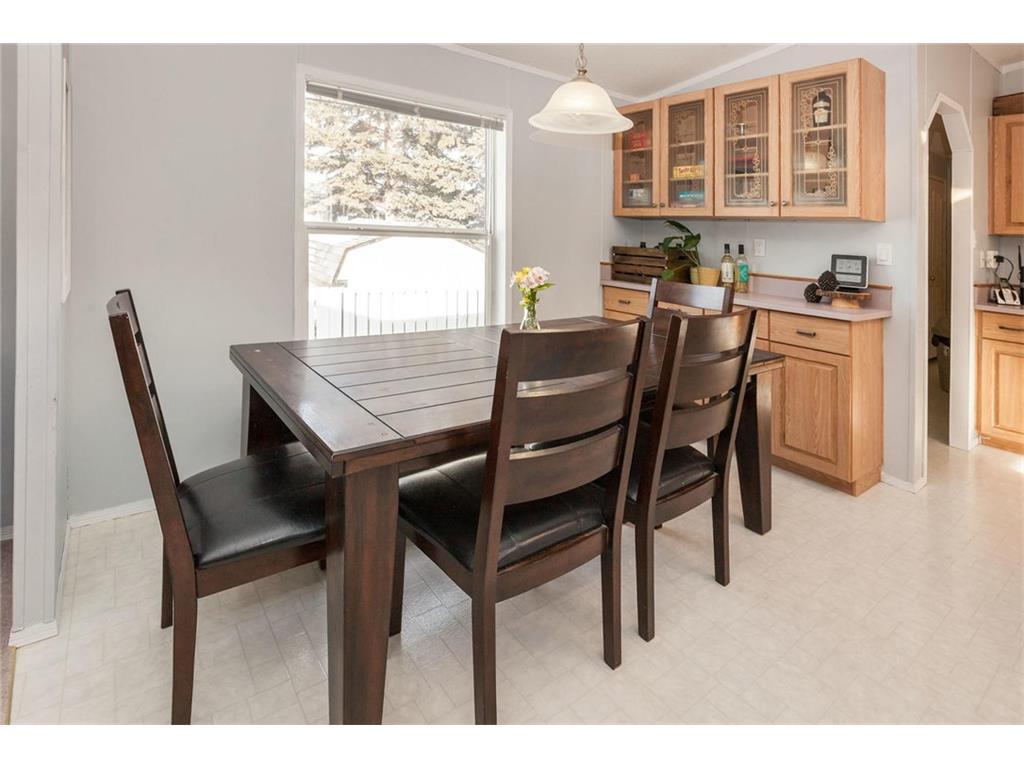 98 1190 15 Avenue, Didsbury, AB, T0M 0W0 A1045347 Mari Carr Real