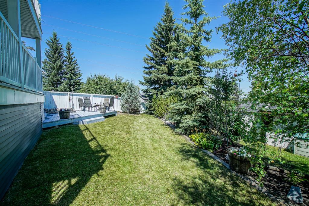 12 Strathclair Rise SW, Calgary, AB A1046570 Home Sweet Home Team
