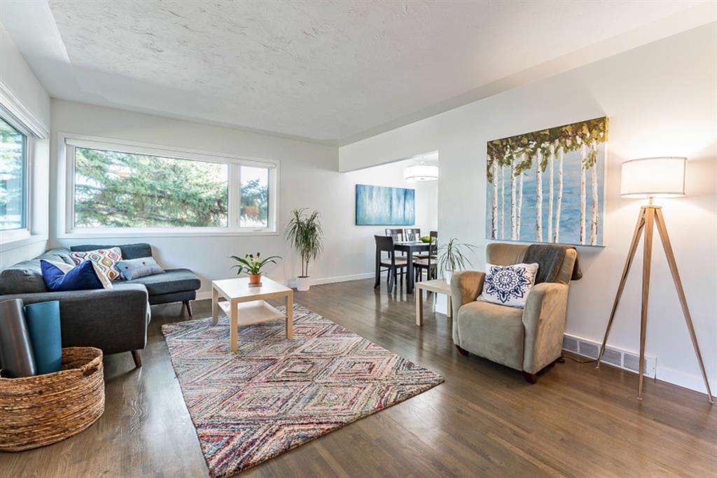 157 Wimbledon Crescent SW, Calgary, AB Carmen Davison
