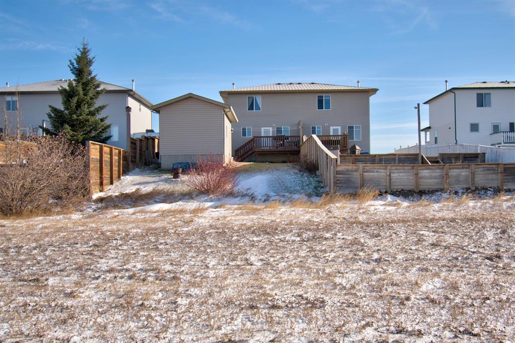 708 1 Avenue, Irricana, AB, T0M 1B0 A1048360 The Beautiful Homes Team