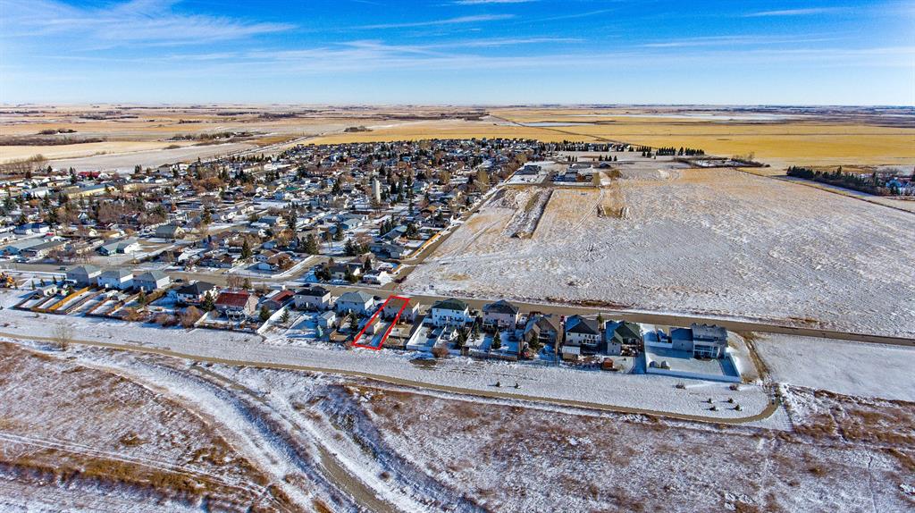 708 1 Avenue, Irricana, AB, T0M 1B0 A1048360 The Beautiful Homes Team