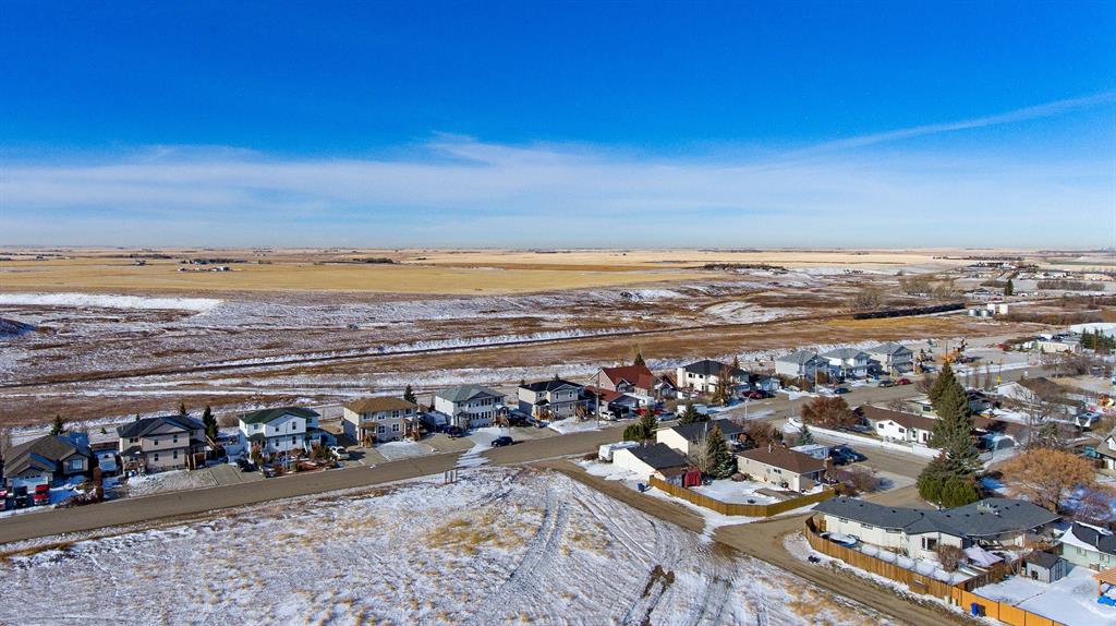 708 1 Avenue, Irricana, AB, T0M 1B0 A1048360 The Beautiful Homes Team