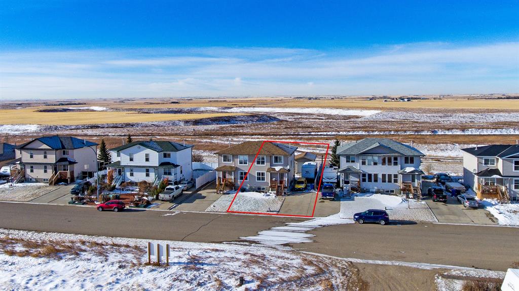 708 1 Avenue, Irricana, AB, T0M 1B0 A1048360 The Beautiful Homes Team