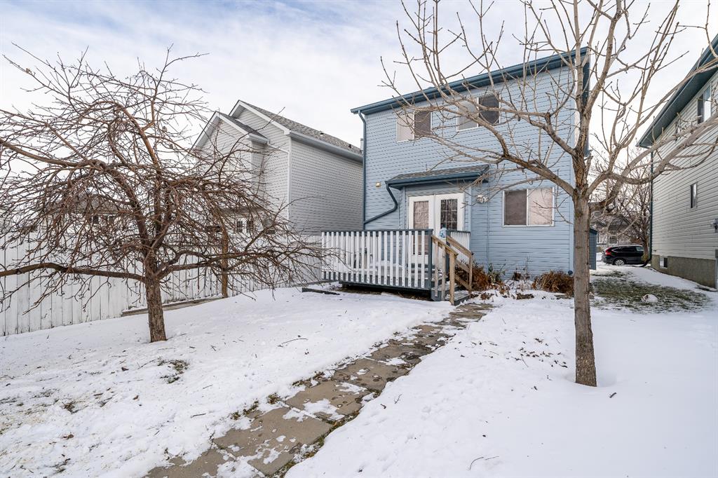 18 Hidden Hills Way NW, Calgary, AB A1049321 Robyn Moser