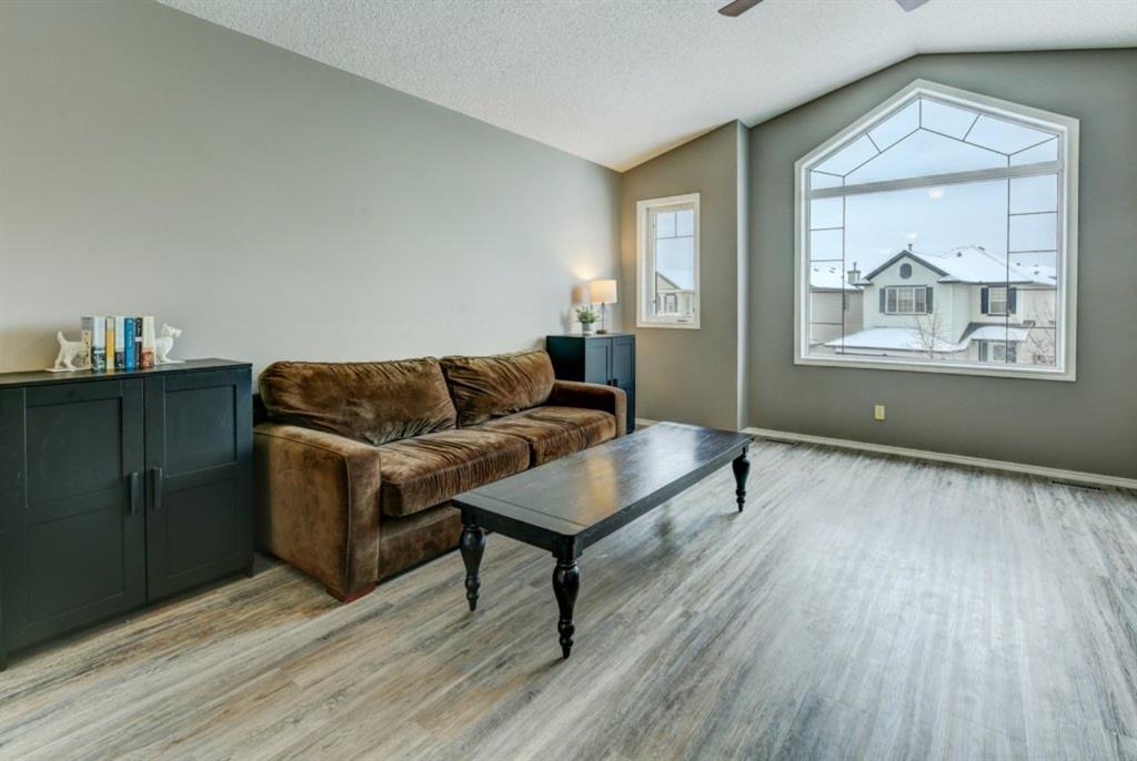 230 Tuscany Ridge Heights NW, Calgary, AB, T3L 3C1 A1050210 Brenda