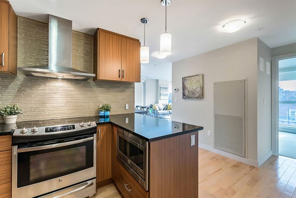 407 303 13 Avenue SW, Calgary, AB Carmen Davison