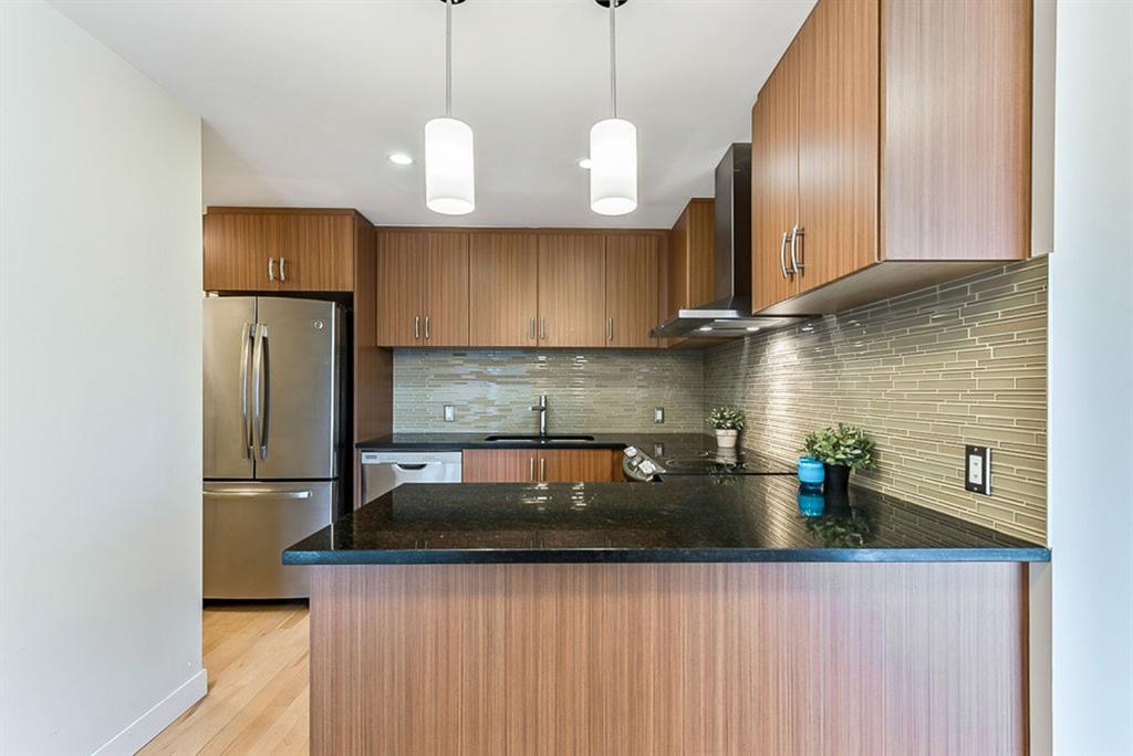 407 303 13 Avenue SW, Calgary, AB Carmen Davison