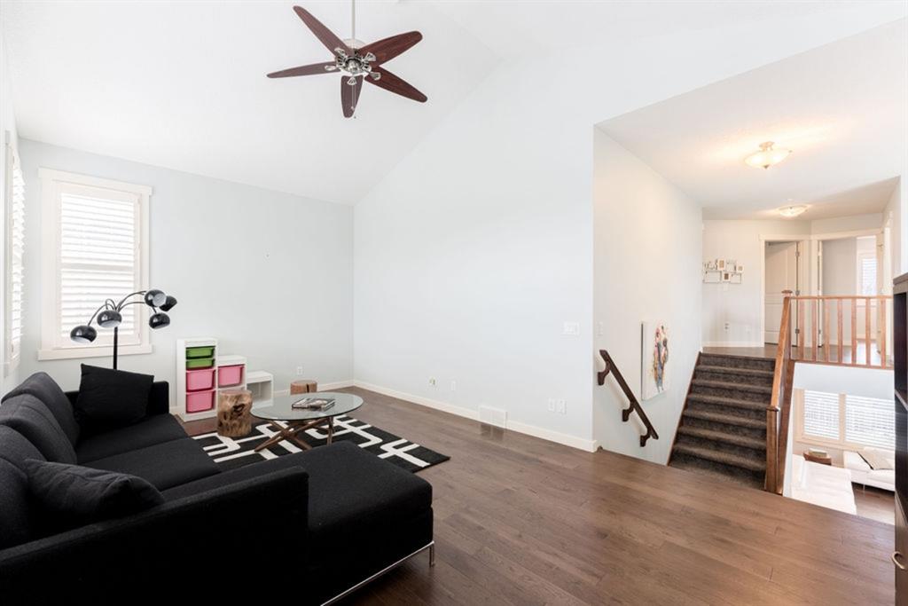 221 Evergreen Plaza SW, Calgary, AB, T2Y 5B2 A1053888 Smith