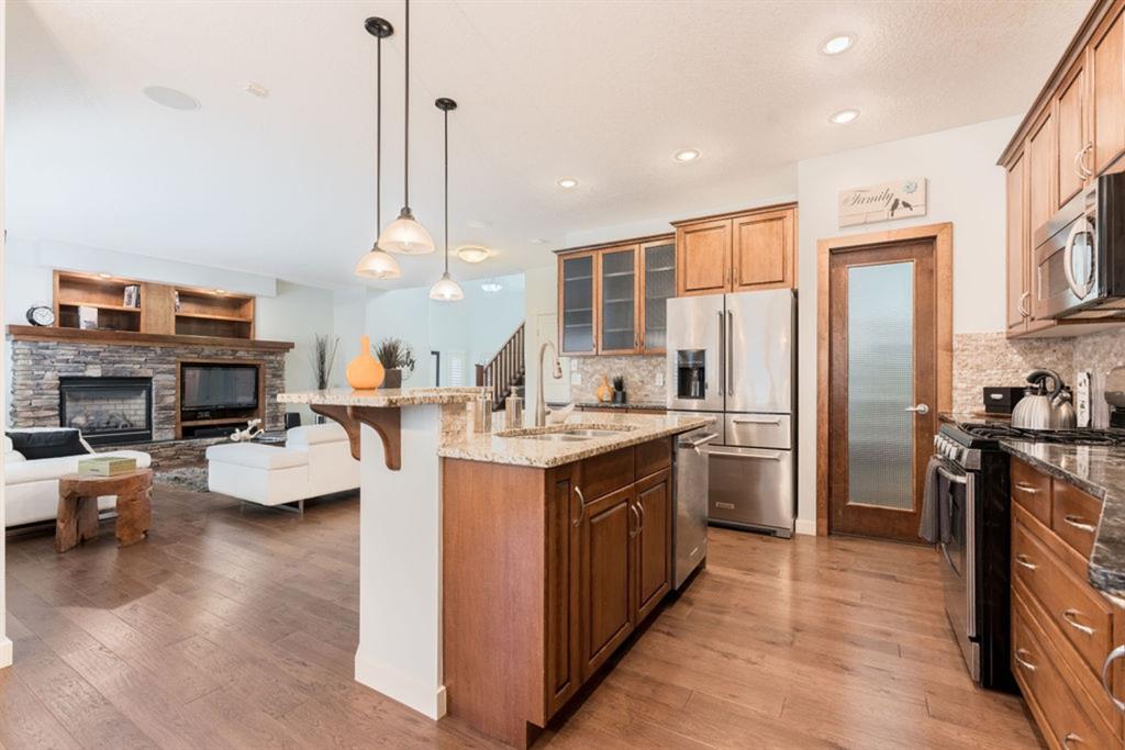 221 Evergreen Plaza SW, Calgary, AB, T2Y 5B2 A1053888 Smith