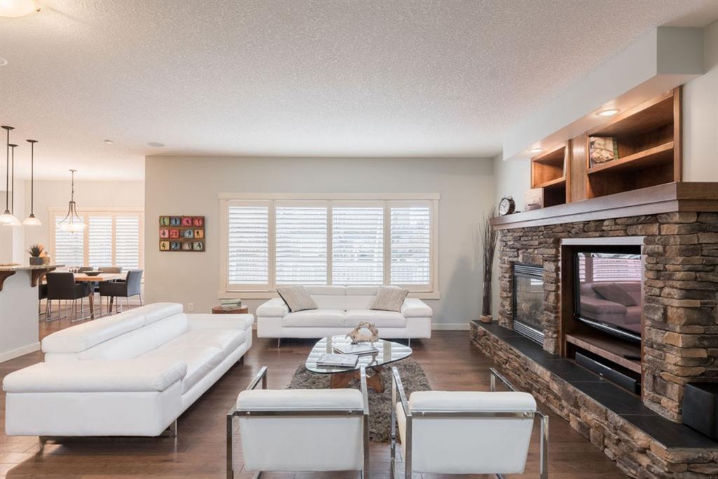 221 Evergreen Plaza SW, Calgary, AB, T2Y 5B2 A1053888 Smith