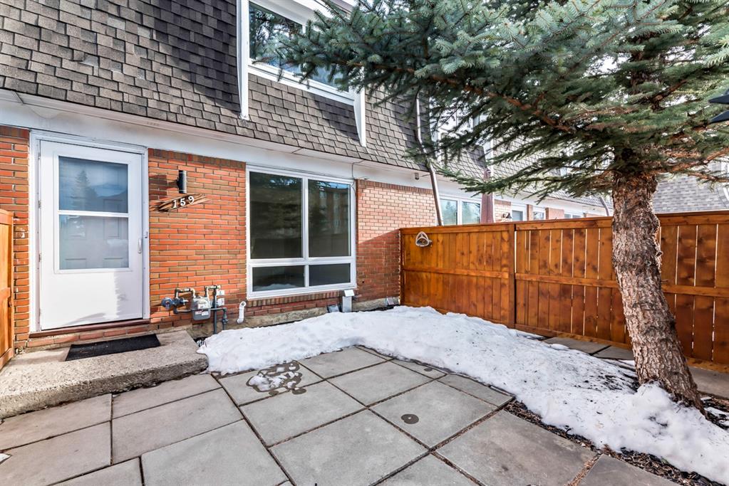 159 330 Canterbury Drive SW, Calgary, AB, T2W 1H6 A1060652 Smith Pezzente Real Estate