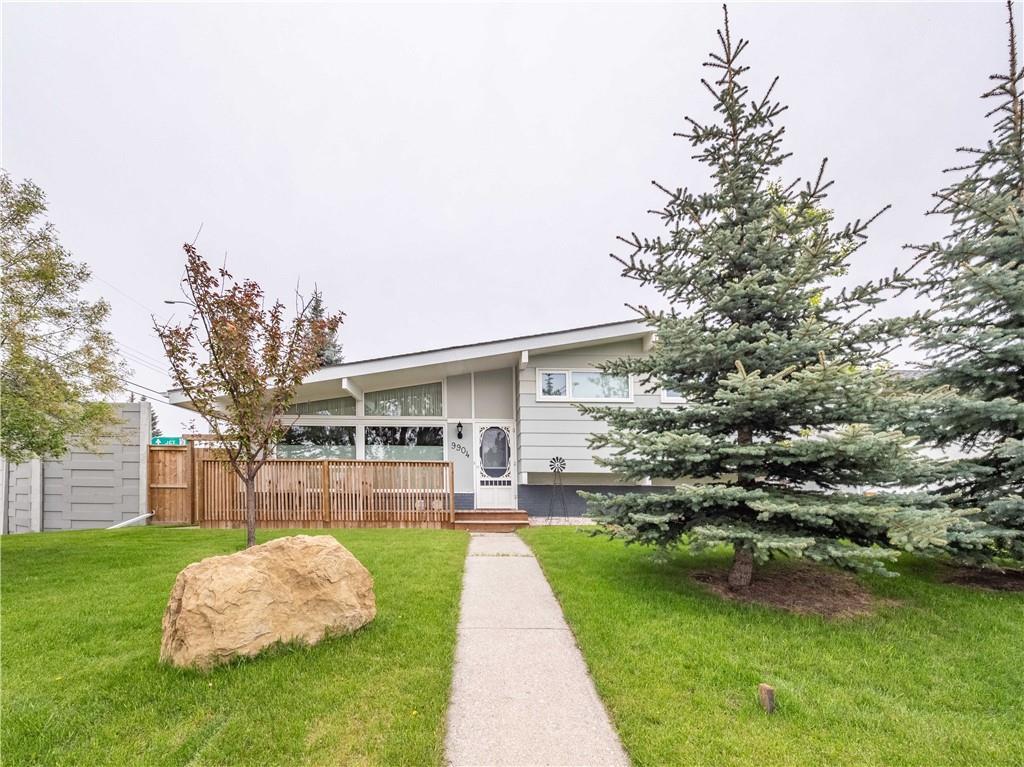 9904 Maplecreek Drive SE, Calgary, AB, T2J 1T5 A1062943 Heart