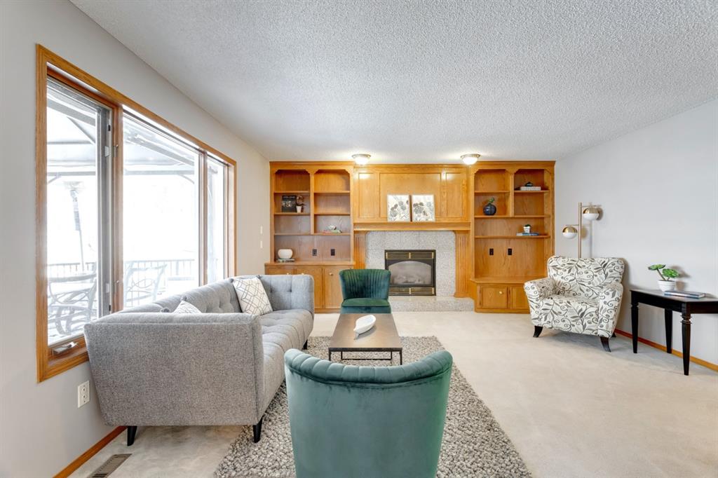 2931 Signal Hill Drive SW, Calgary, AB, T3H 2W1 A1063500 Melanie