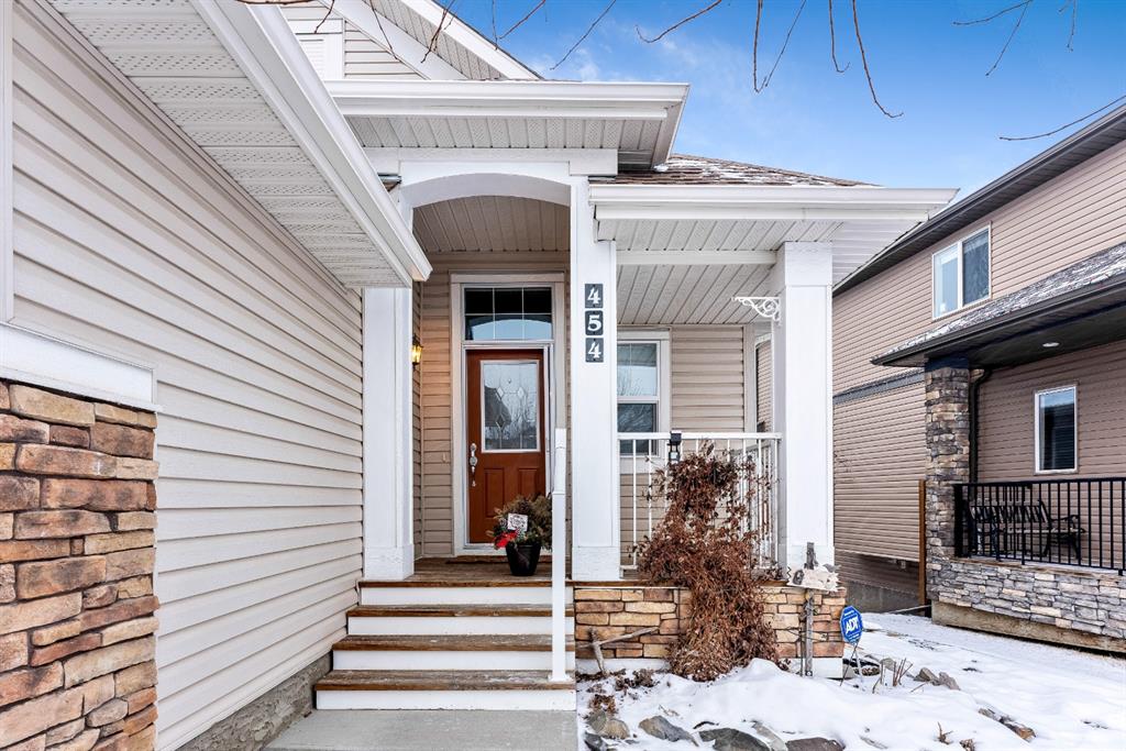 454 Cimarron Boulevard, Okotoks, AB, T1S 0H7 A1064688 Alison Marshall