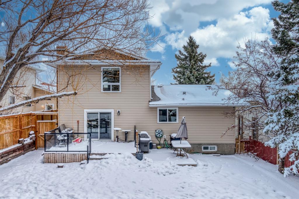 184 Hawkwood Way NW, Calgary, AB, T3G 1X4 A1068873 Jablonski Real