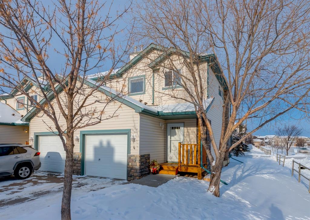 4 156 Canoe Drive SW, Airdrie, AB, T4B 2Z3 A1068981 Danny Raposo