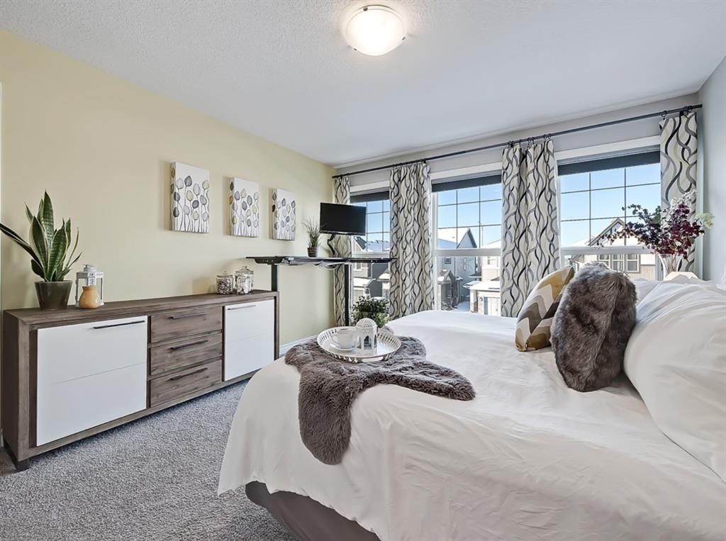 370 Hillcrest Circle SW, Airdrie, AB, T4B 4B3 A1070215 The