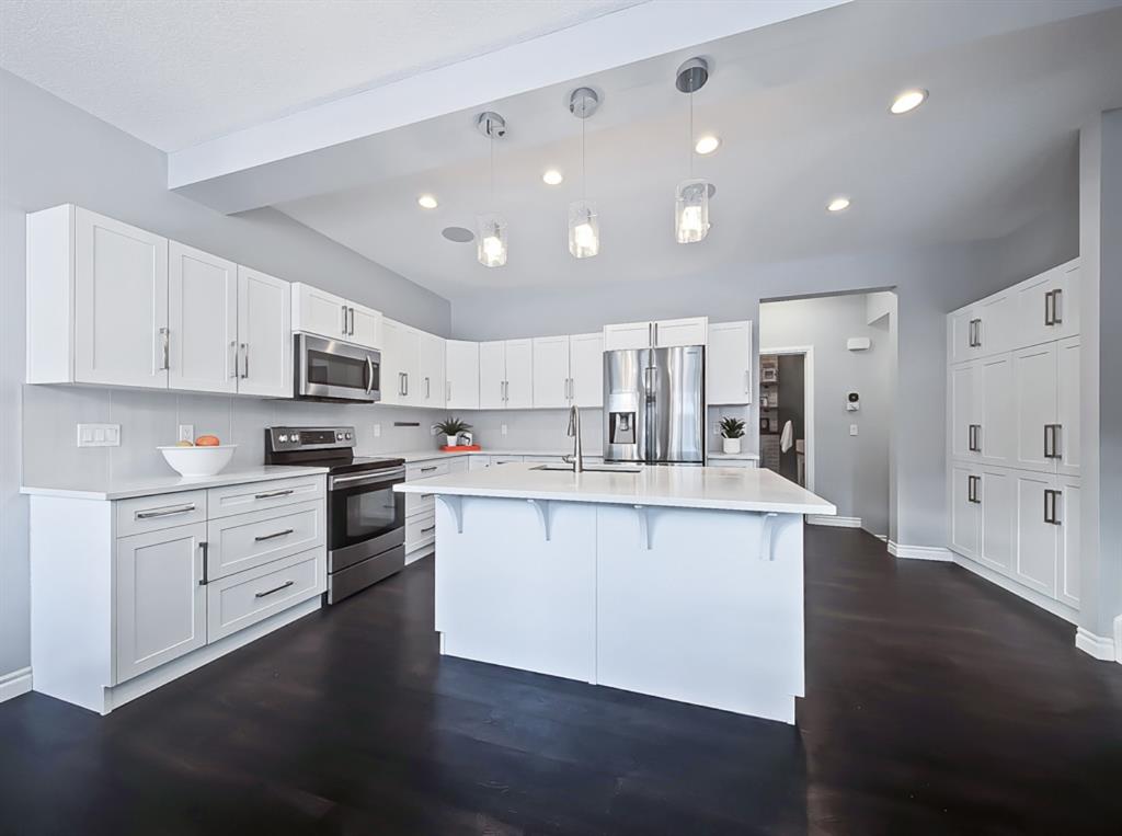 370 Hillcrest Circle SW, Airdrie, AB, T4B 4B3 A1070215 The