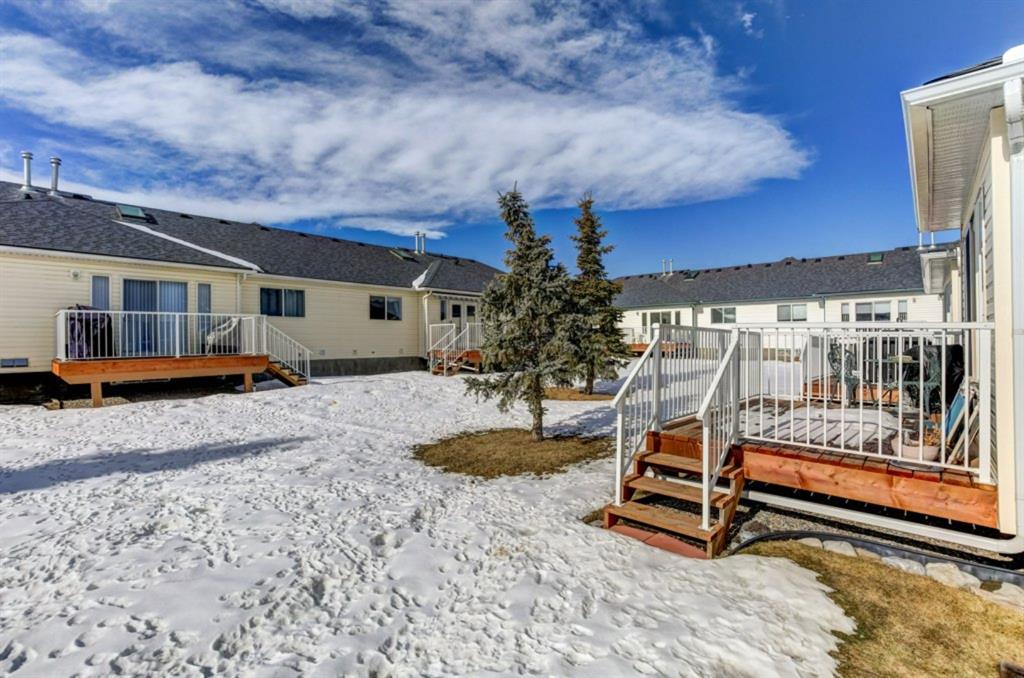 54 12 Woodside Rise NW, Airdrie, AB A1074001 Anita Lamarche