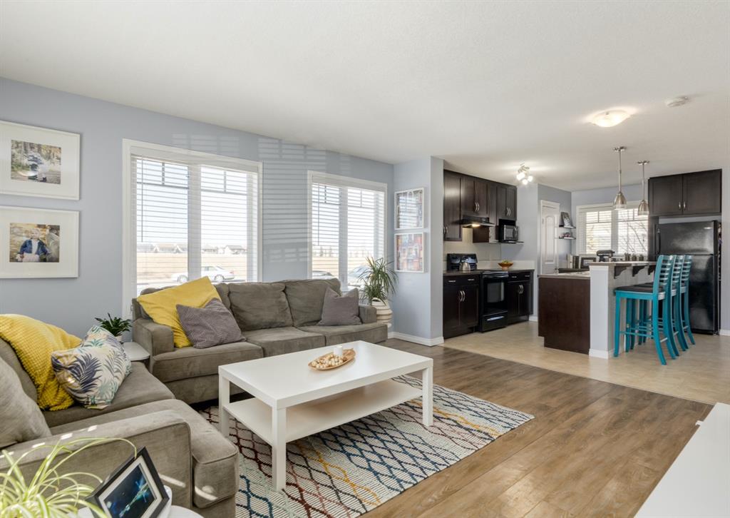 69 Prestwick Villas SE, Calgary, AB, T2Z 0N5 A1077678 Hamilton Lamb