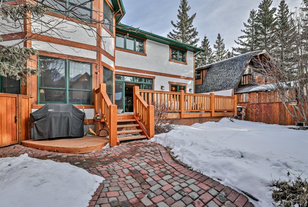 425 2nd Street, Canmore, AB, T1W 2J9 A1077735 Barry Nestransky Canmore & Banff Real Estate