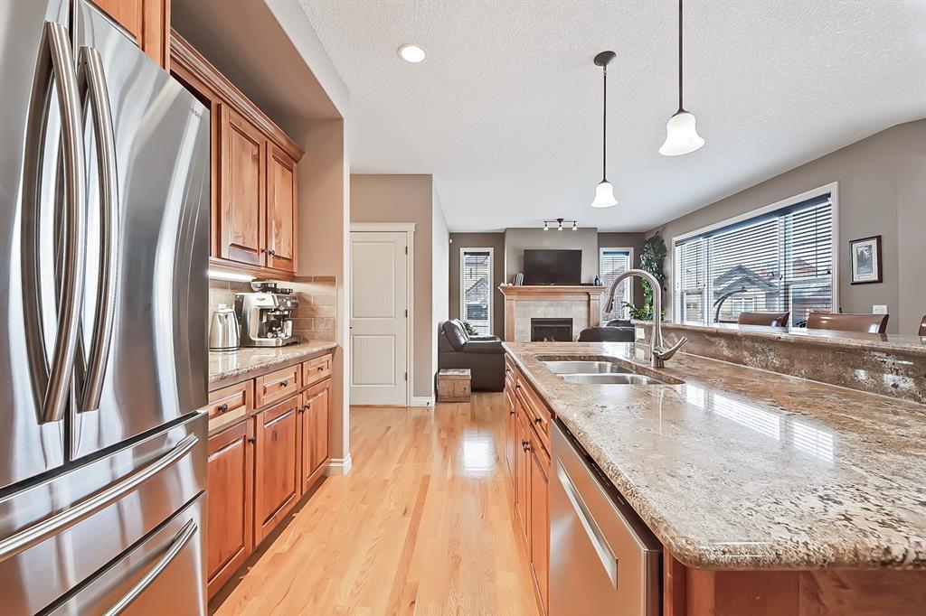 200 Cimarron Drive, Okotoks, AB A1081547 BECK Real Estate