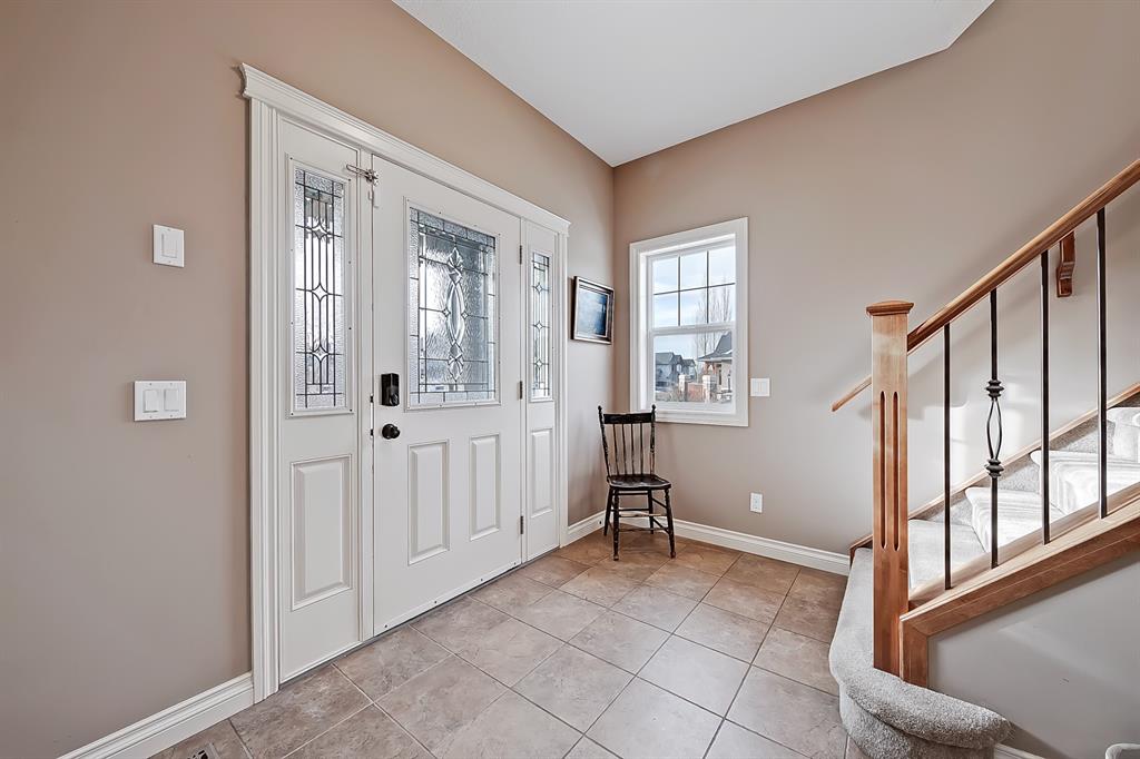 200 Cimarron Drive, Okotoks, AB A1081547 BECK Real Estate