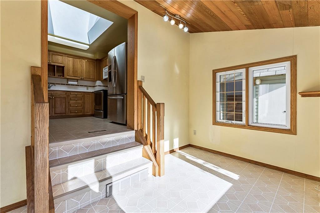 2827 12 Avenue NW, Calgary, AB, T2N 1K9 A1083627 Smith Pezzente