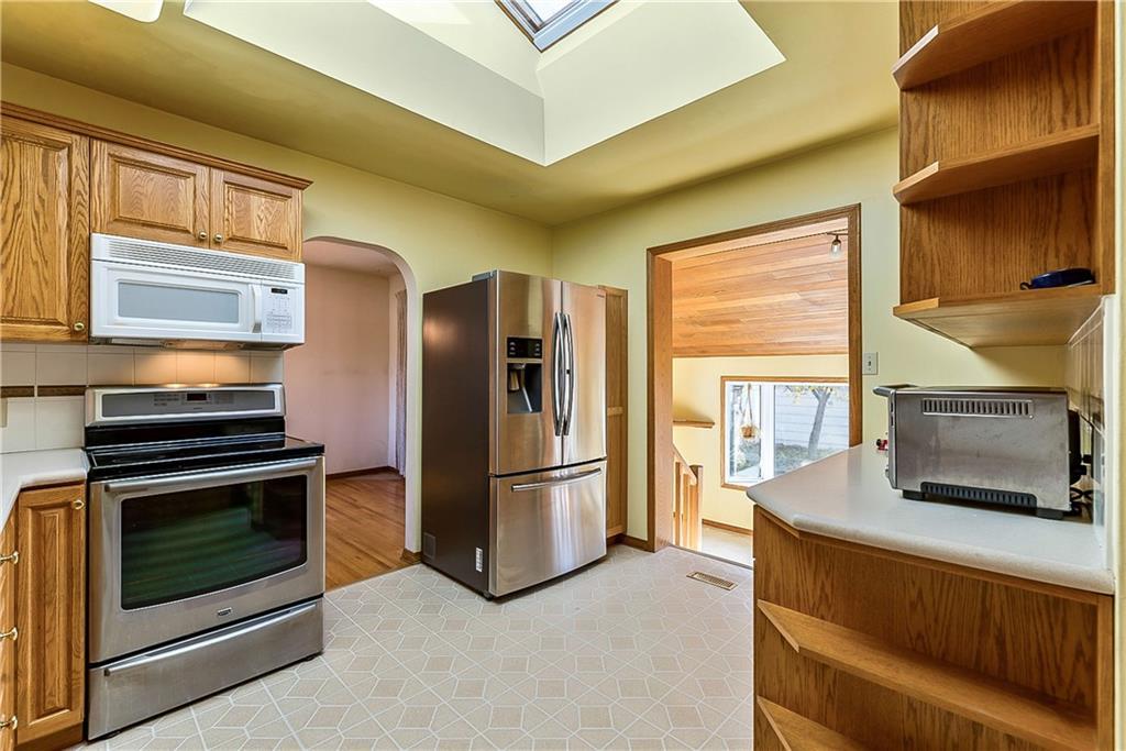 2827 12 Avenue NW, Calgary, AB, T2N 1K9 A1083627 Smith Pezzente