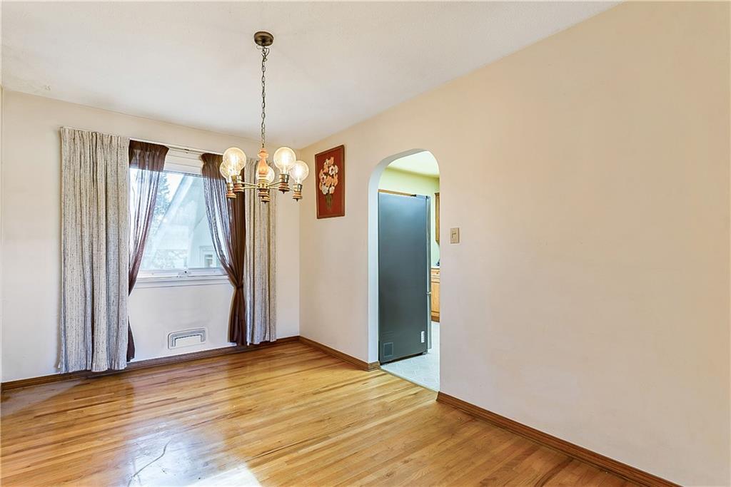 2827 12 Avenue NW, Calgary, AB, T2N 1K9 A1083627 Smith Pezzente